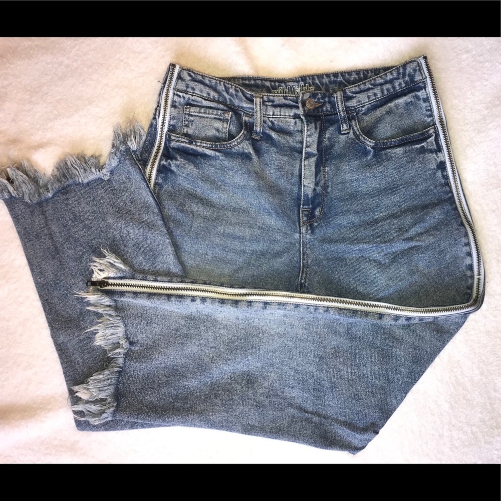 NEW Fringe cut high waisted jeans with zipper